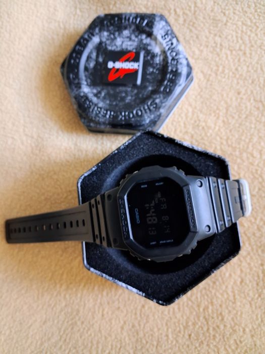 Мъжки часовник Casio G-Shock DW-5600UBB-1ER