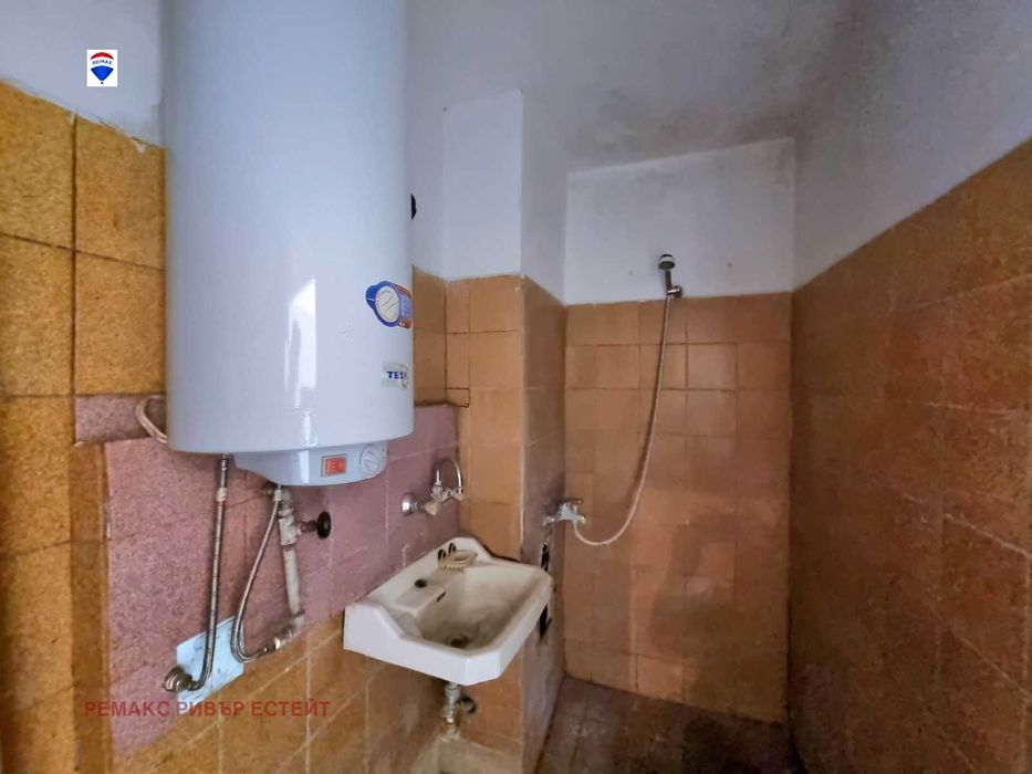 Продава се Тристаен апартамент в Русе, Дружба 1 - 80 кв.м за 526 €/кв.м - Снимка #12