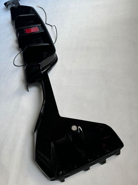 Дифузьор със трети стоп / Добавка за задна броня за БМВ Г20 / BMW G20