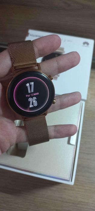 Продавам спешно Смарт часовник Huawei GT 2 42M чисто нов