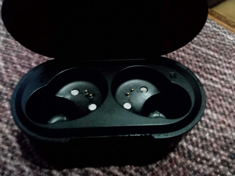 Зарядна кутийка за слушалки In-Ear JLAB