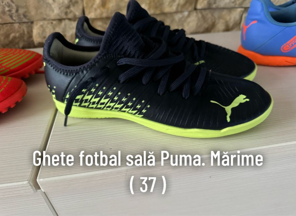Ghete fotbal 70 lei buc