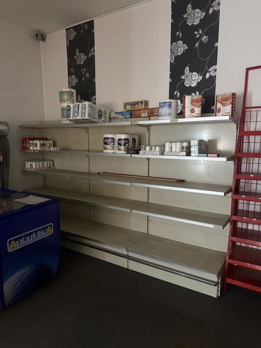 Rafturi metalice market si 2 frigidere