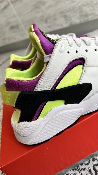 Nike Air Huarache DH4439 101