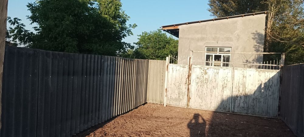 Уй сотилади 2 хона 3 соток Юкори Чирчик р-н (Ахмад Яссавий) 26000 у.е.