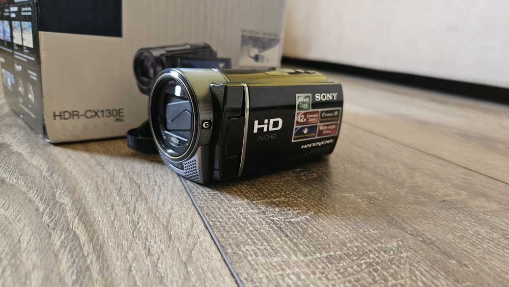 Нова Sony handycam hdr-cx130e