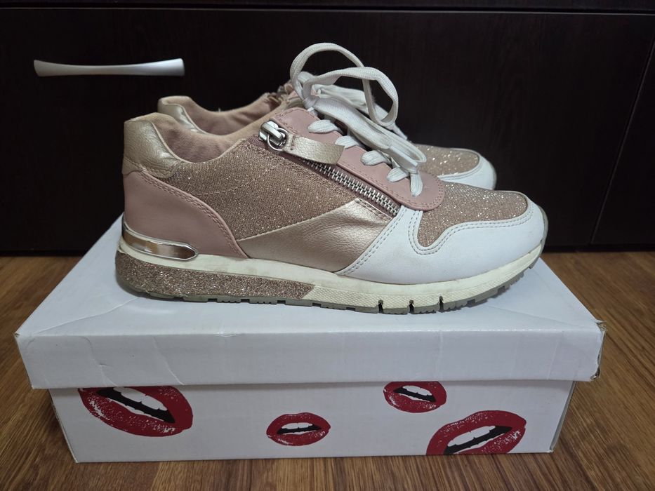 Дамски маратонки в розово злато