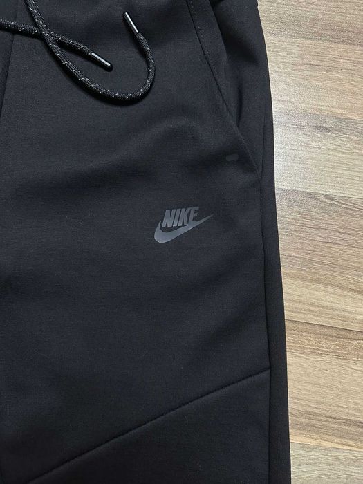 Trening Nike Tech - Negru - Premium