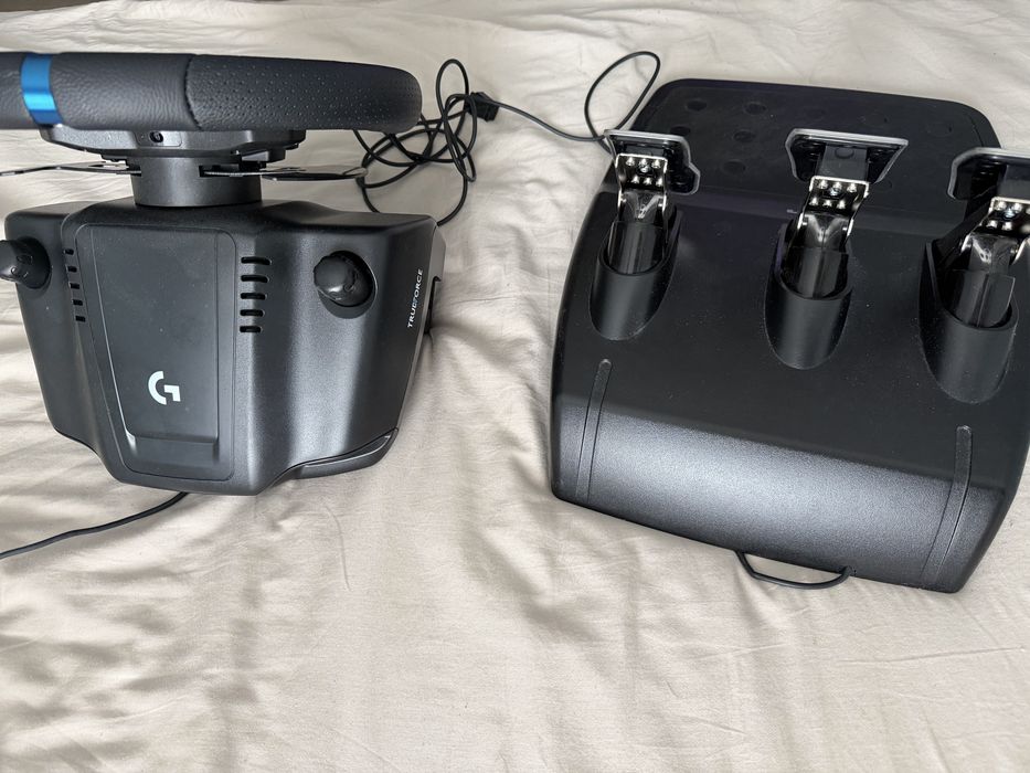 Volan+pedale logitech g923 ca nou