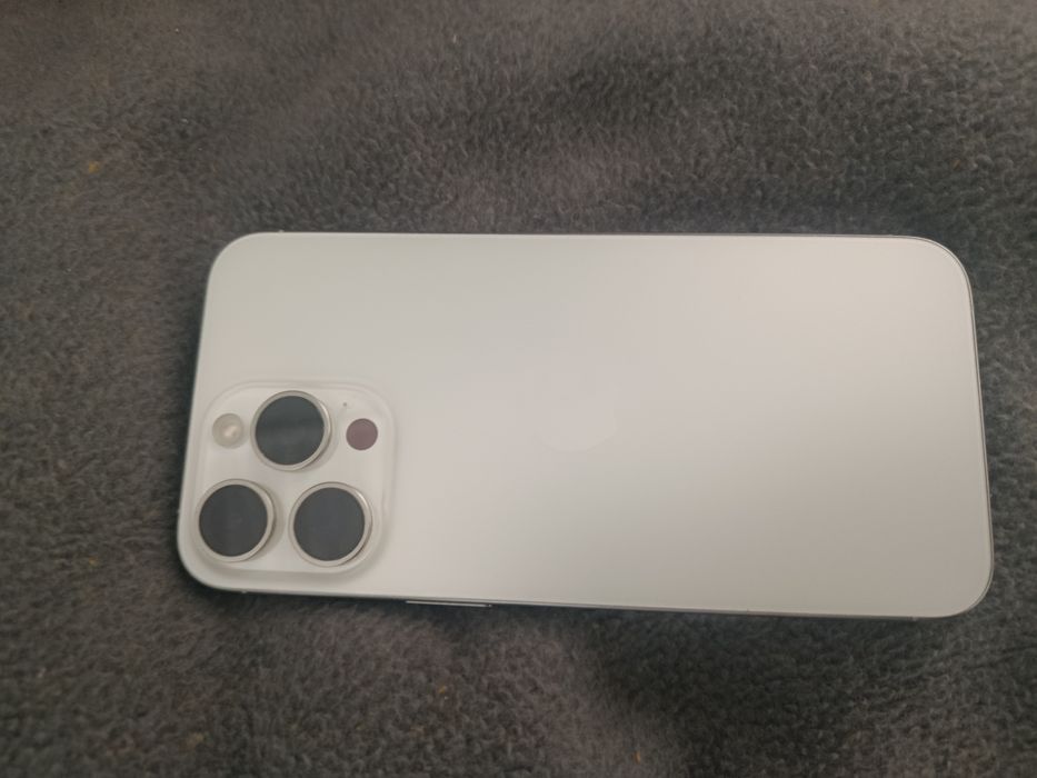 Iphone 15 pro max  Ideal