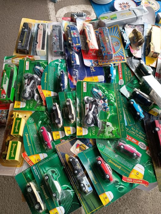 De vânzare mașinuțe și autoze