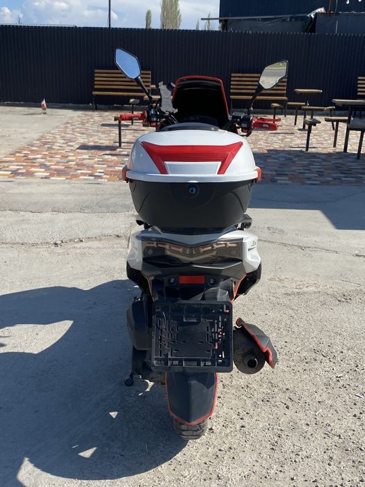 Мопеды и скутеры макси