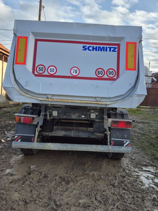 Ansamblu basculabil Volvo+ Schmitz