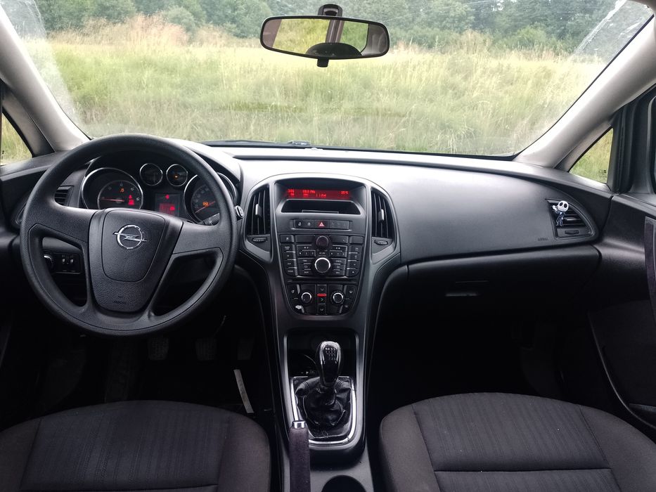 Opel Astra J - 2012