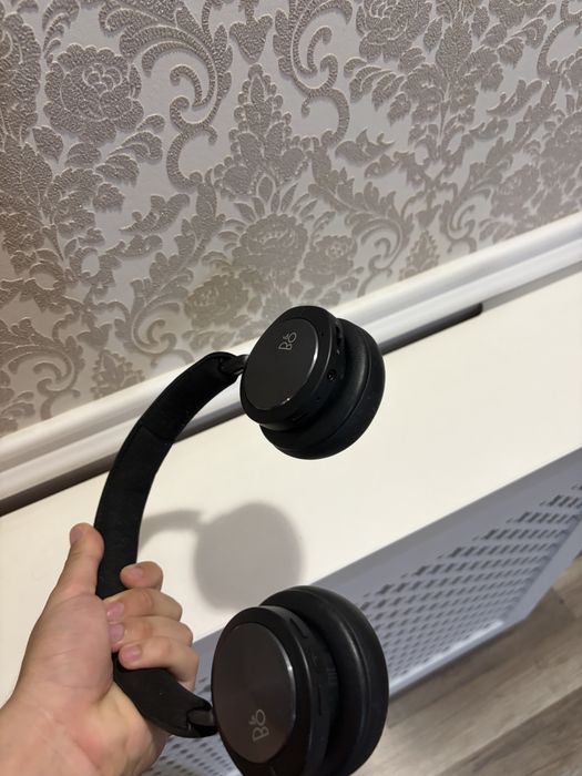 Casti Bang&Olufsen H8i Black&Rose