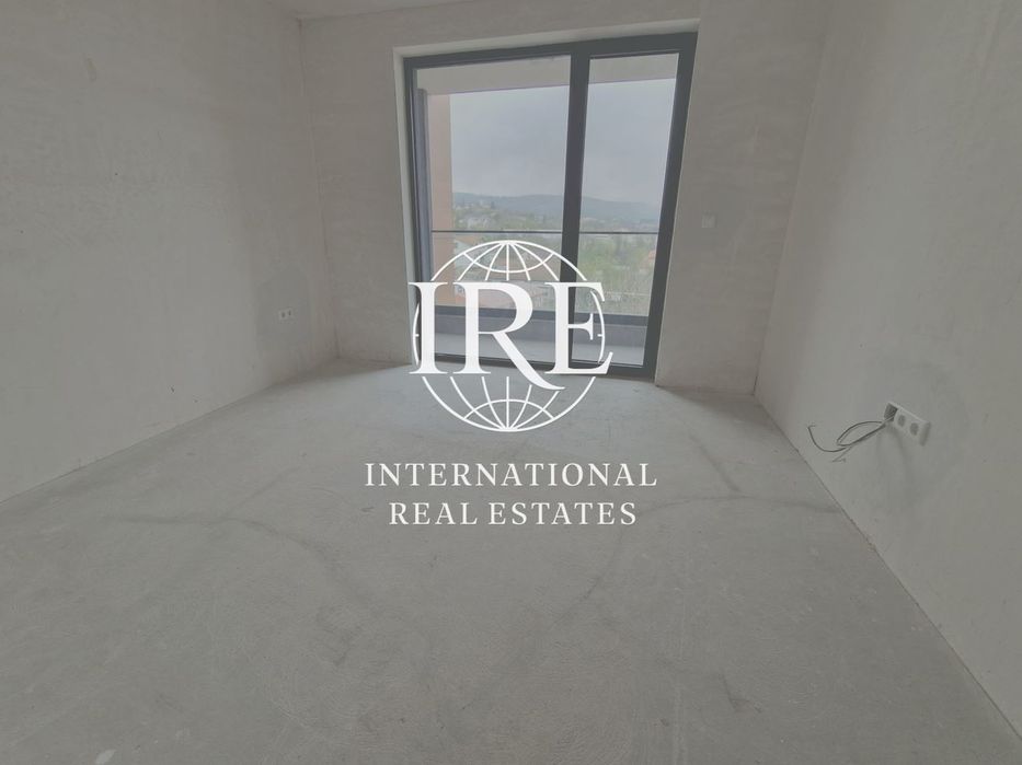 Продава се Тристаен апартамент в Варна, Бриз - 105 кв.м за 2000 €/кв.м - Снимка #3
