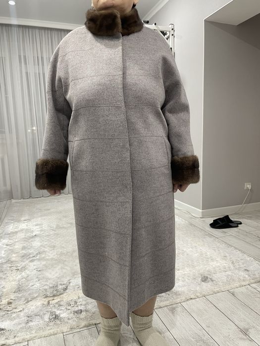 Продам пальто 54 ро