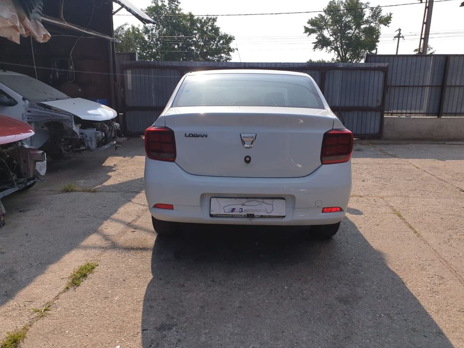 Dezmembrez Dacia Logan 2 1,2 16 V alb