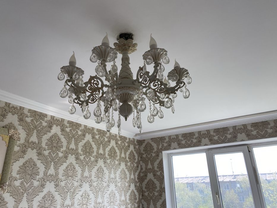 Люстра для зала
