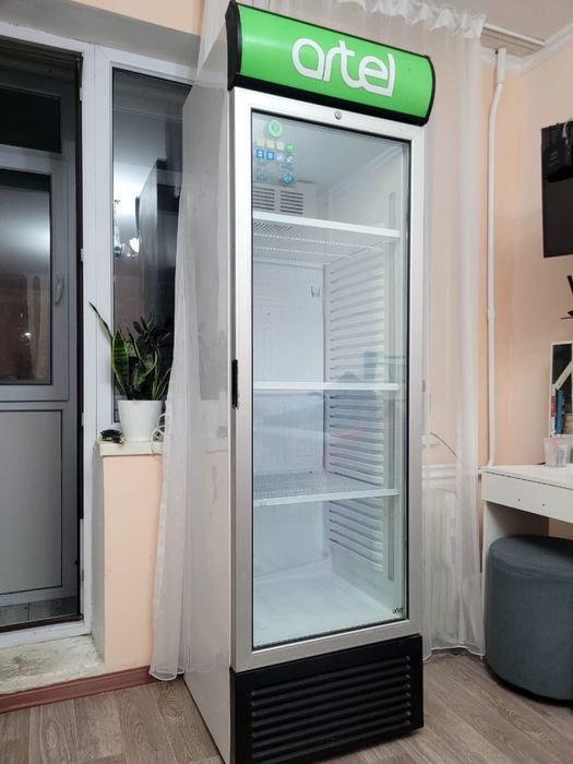 Холодильник ветрина