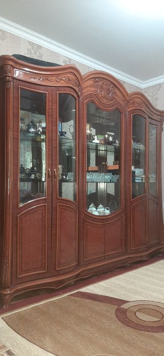 Стенка мебел сотилади