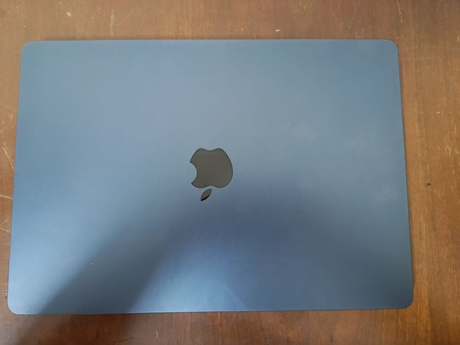 MacBook air  m2 16/256, 15.3 inch 2023