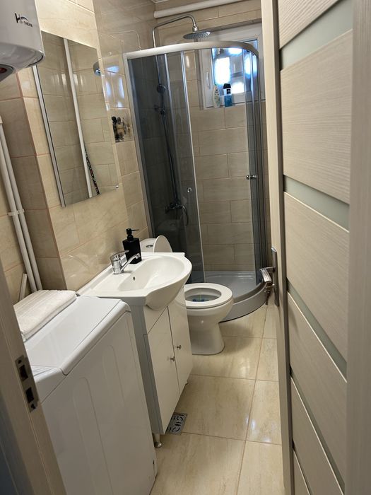 Inchiriez apartament in regim hotelier