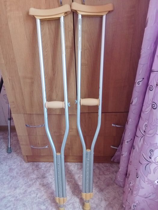 Продам костыли пользовались месяц