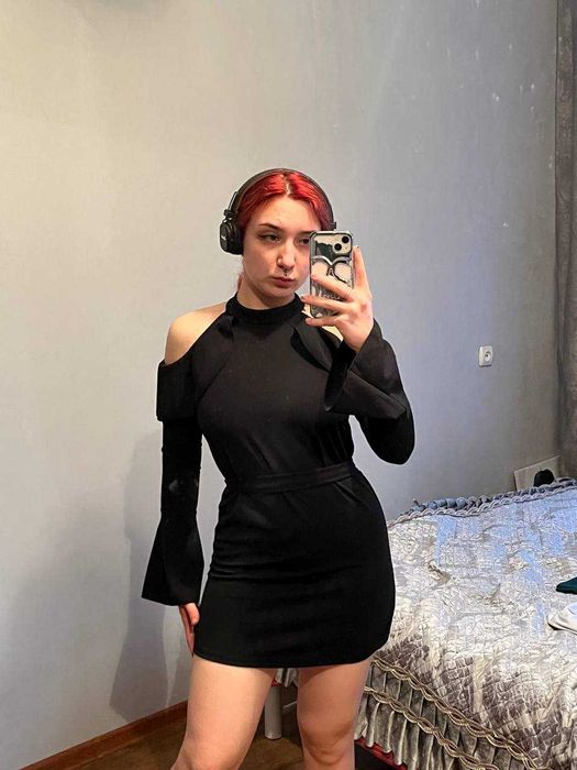 Черное маленькое платье