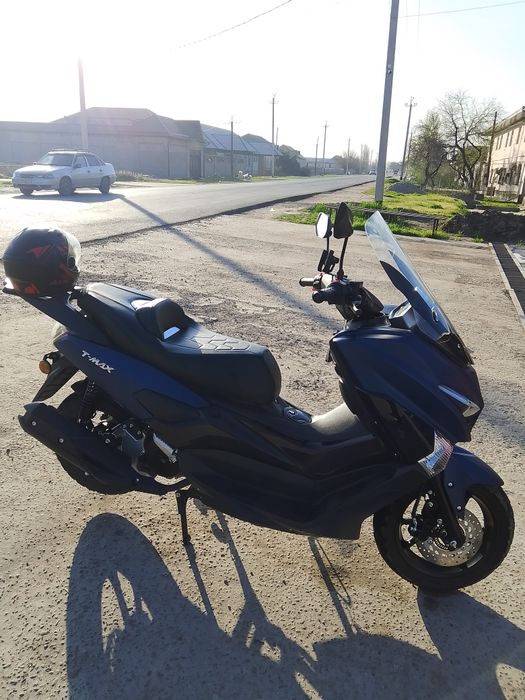 Скутер т Макс Китай