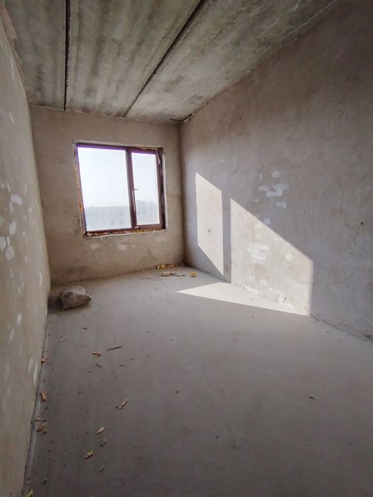 Тезда янги домдан 3хоналик квартира сотилади