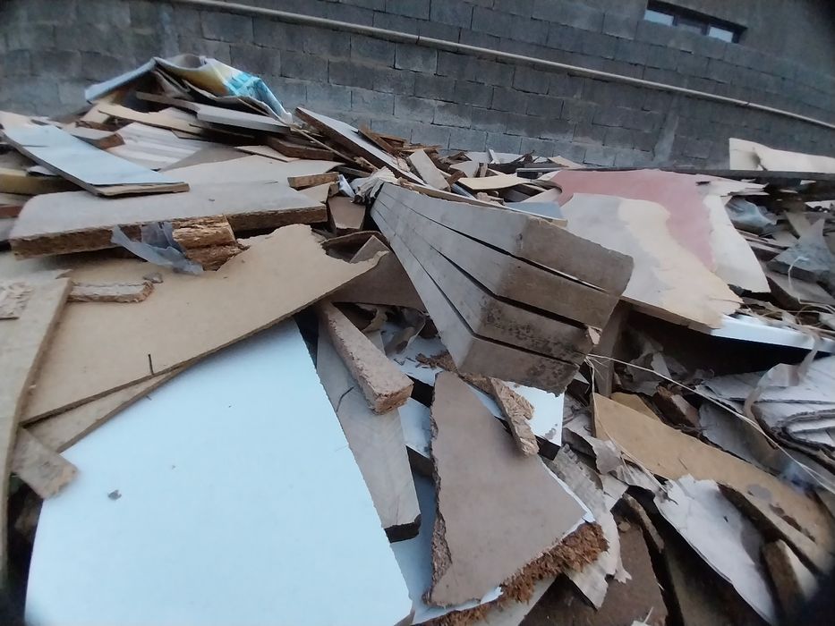 Агаш тар бар . Есть деревья