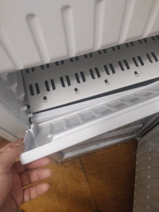 Продам моразильную камеру indesit