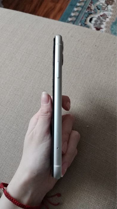 продам Apple iPhone 11 128GB (2022)