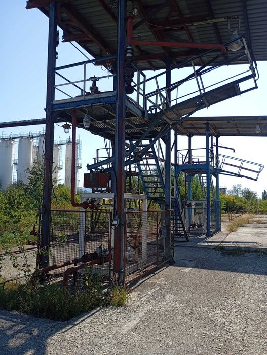 Vindem depozitul industrial de combustibil
