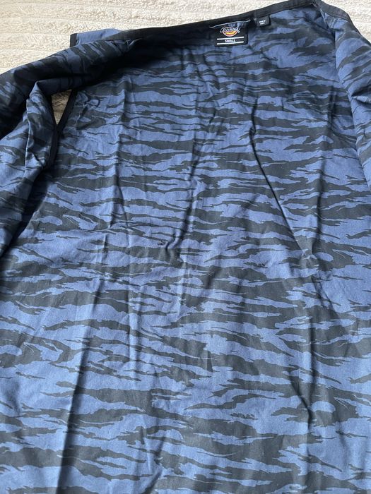 Dickies интересен елек