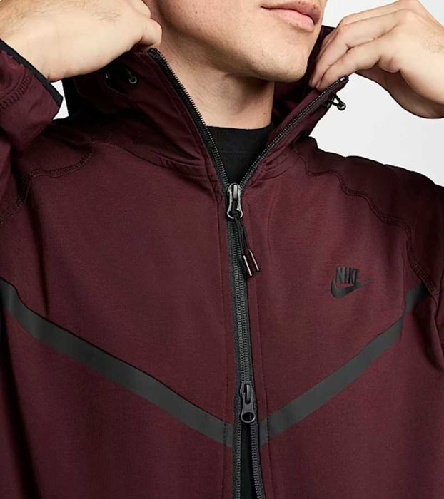 Nike tech woven size M