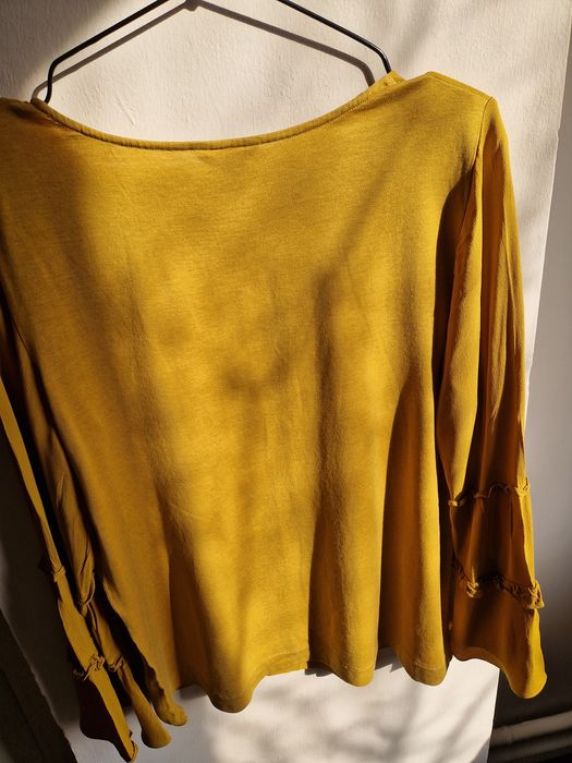 Блузка Massimo Dutti горчичная