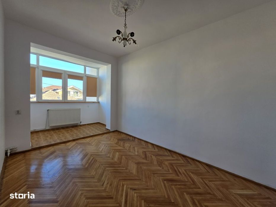 Casa de inchiriat | 130 mp | 2 parcari | Andrei Muresanu