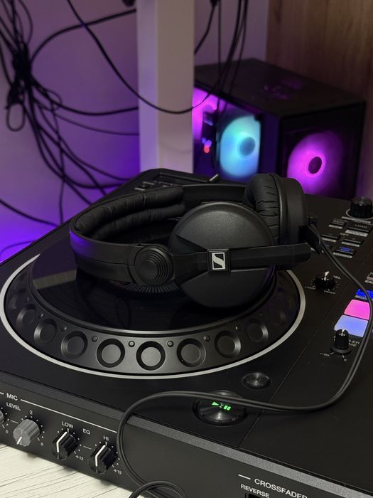 DJ контроллер Pioneer DJ DDJ-REV5