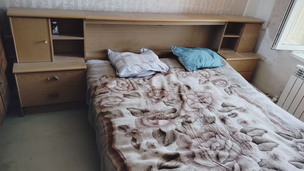 Спальный гарнитур б/у, в хорошем состоянии.