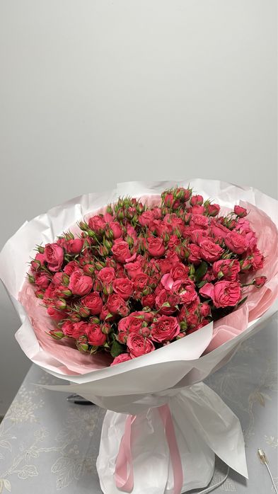 Свежие кустовые розы