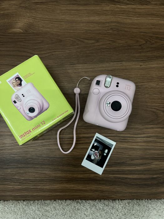 Fujifilm instax mini 12 camera