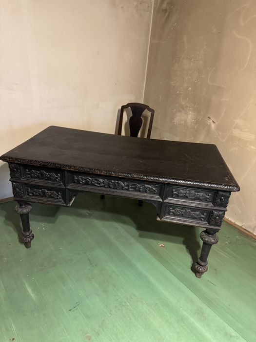 Mobilier de colecție Stil: eclectic interbelic (neoclasic simplificat)