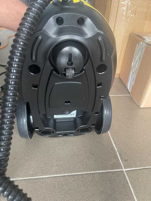 Aparat de curățat cu abur Kärcher SC 3 , Presiune: 3,5 bar, Preîncălzire: 30 s, Putere: 1900 W, Suprafață: 75 m², Rezervor: 1 l