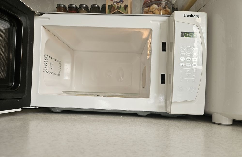 Микроволновка Elenberg бу