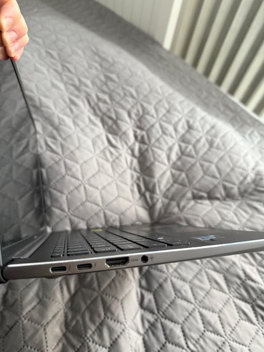 Laptop Asus VivoBook S14 I7