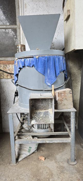 Фуражомелка с двигател