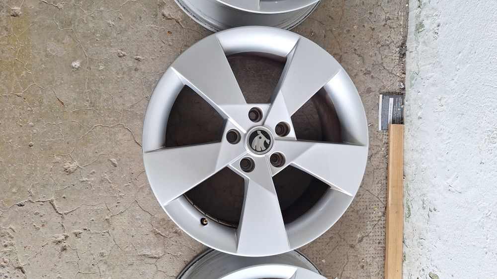 【RT-174433】 Jante Skoda Octavia 3 R 17 Bunesti-Averesti • OLX.ro
