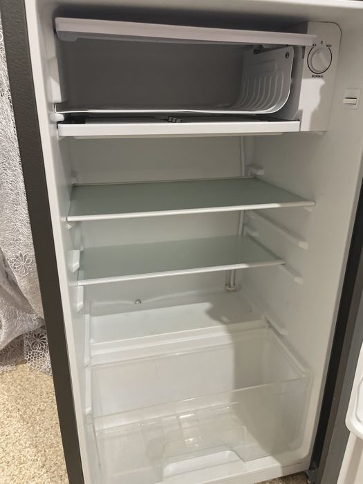 Продам холодильник компактный